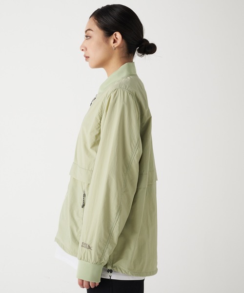 Eddie Bauer(エディーバウアー)の「軽量 ウィンドジャケット(ナイロンジャケット・レディース・ライム/ライトベージュ/ブラック・S/M/L/XL)」の15枚目の写真