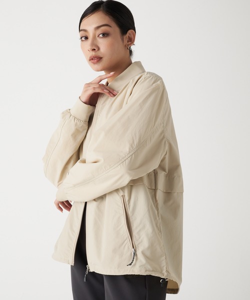 Eddie Bauer(エディーバウアー)の「軽量 ウィンドジャケット(ナイロンジャケット・レディース・ライム/ライトベージュ/ブラック・S/M/L/XL)」の7枚目の写真