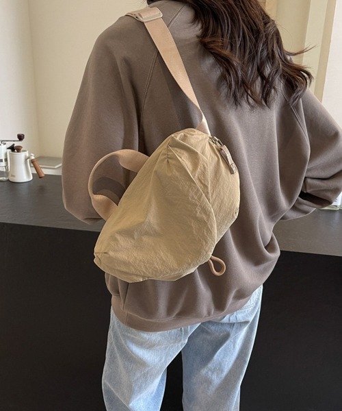 Miniministore(ミニミニストア)の「ショルダーバッグ ナイロン斜めがけバッグ(ショルダーバッグ・レディース・ワインレッド/ベージュ/カーキ/アイボリー/ブラック/ブルー・FREE)」の14枚目の写真