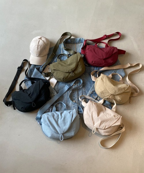 Miniministore(ミニミニストア)の「ショルダーバッグ ナイロン斜めがけバッグ(ショルダーバッグ・レディース・ワインレッド/ベージュ/カーキ/アイボリー/ブラック/ブルー・FREE)」の22枚目の写真