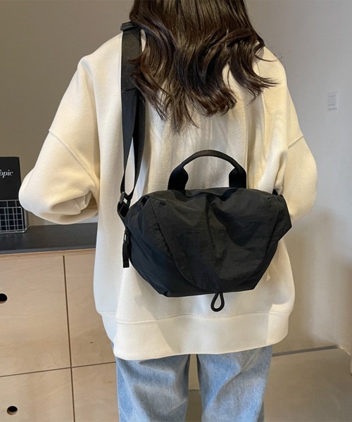 Miniministore(ミニミニストア)の「ショルダーバッグ ナイロン斜めがけバッグ(ショルダーバッグ・レディース・ワインレッド/ベージュ/カーキ/アイボリー/ブラック/ブルー・FREE)」の7枚目の写真