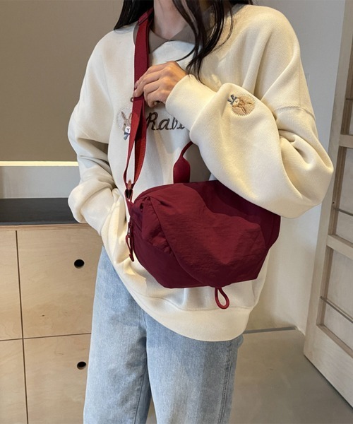 Miniministore(ミニミニストア)の「ショルダーバッグ ナイロン斜めがけバッグ(ショルダーバッグ・レディース・ワインレッド/ベージュ/カーキ/アイボリー/ブラック/ブルー・FREE)」の12枚目の写真