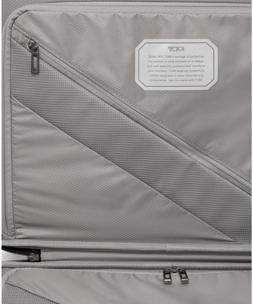 TUMI（トゥミ）の「19 DEGREE LITE インターナショナル・キャリーオン スーツケース（機内持ち込みサイズ） 1泊～3泊程度（スーツケース/キャリーバッグ・レディース・ピンク系その他/ブラック×グレー・FREE）」の13枚目の写真