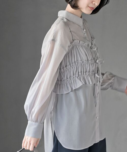 rps（アールピーエス）の「ビスチェ付きシアーブラウス（シャツ/ブラウス・レディース・グレイッシュベージュ/オフホワイト/ブルー/ブラック・フリー）」の4枚目の写真