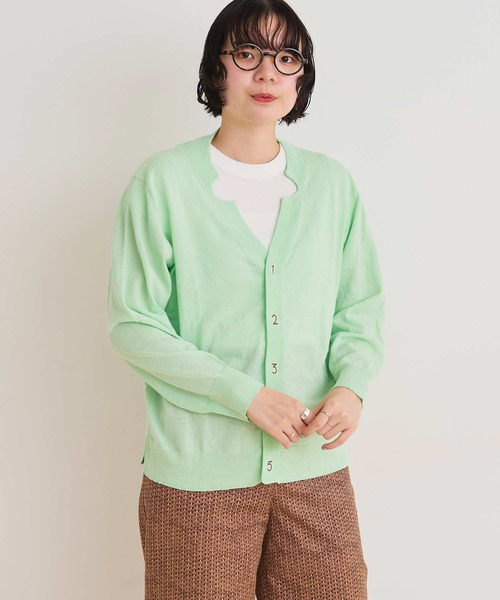 I am I in fact...（アイアムアイインファクト）の「C/Li数字刺繍　Vカーディガン（カーディガン/ボレロ・レディース・ホワイト/チャコールグレー/ピンク/イエロー/グリーン・FREE）」の8枚目の写真