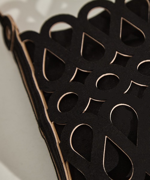 MARY AL TERNA（メアリオルターナ）の「【MARY AL TERNA/メアリオルターナ】MAZE SHOULDER BAG/ショルダーバッグ（ショルダーバッグ・レディース・アイボリー/ブラック・FREE）」の12枚目の写真