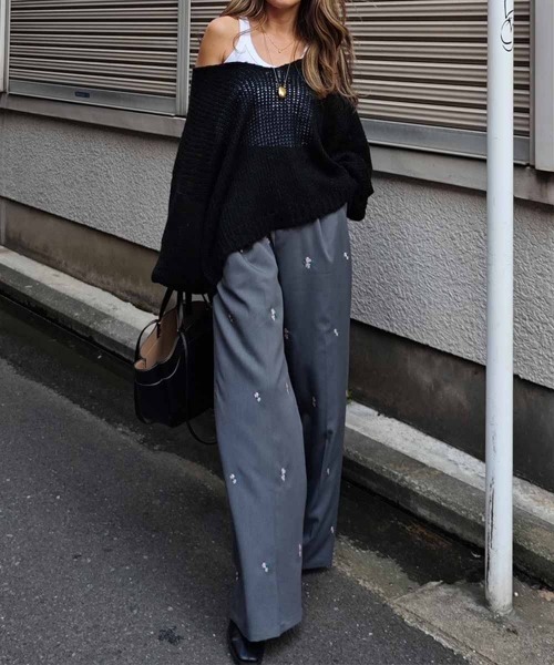 esutoreja(エストレジャ)の「ローゲージVネックニット(ニット/セーター・レディース・ブラック/オリーブ/グレー/アイボリー・FREE)」の6枚目の写真