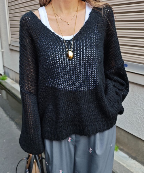 esutoreja(エストレジャ)の「ローゲージVネックニット(ニット/セーター・レディース・ブラック/オリーブ/グレー/アイボリー・FREE)」の7枚目の写真