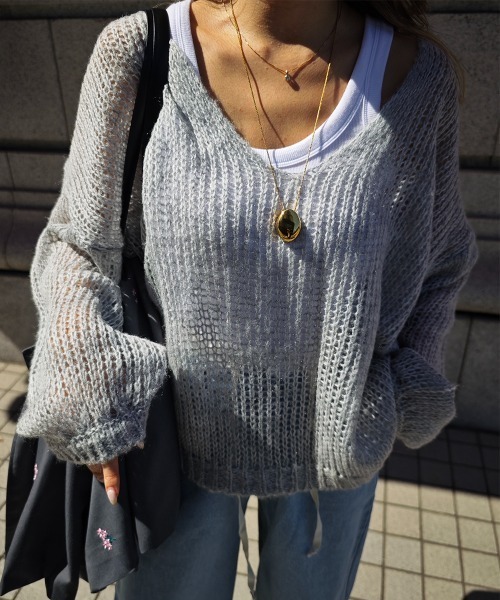esutoreja(エストレジャ)の「ローゲージVネックニット(ニット/セーター・レディース・ブラック/オリーブ/グレー/アイボリー・FREE)」の10枚目の写真