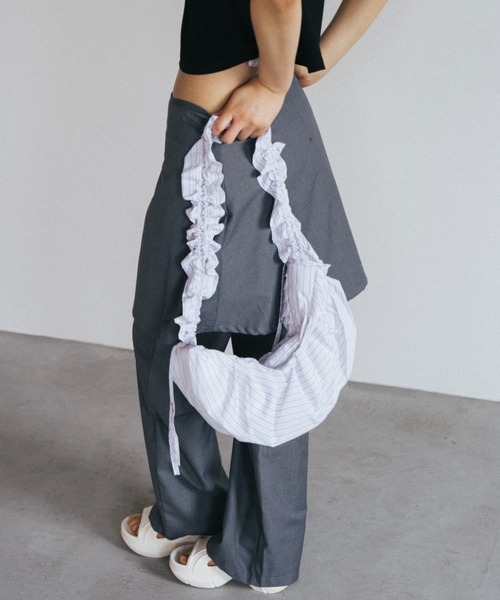 duei(デュイ)の「ストライプドロストショルダーバッグ(ショルダーバッグ・レディース・ブルー/ホワイト・FREE)」の4枚目の写真