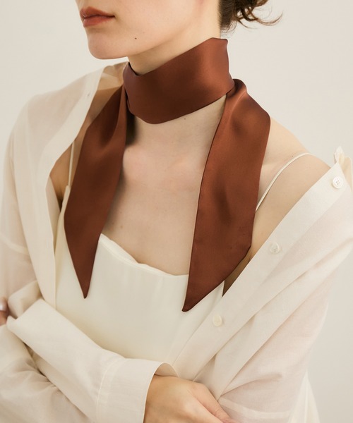 ROPE'（ロペ）の「リング付き マルチWAY タイスカーフ（バンダナ/スカーフ・レディース・ブラウン/クリーム/ブラック/サックスブルー・FREE）」の3枚目の写真