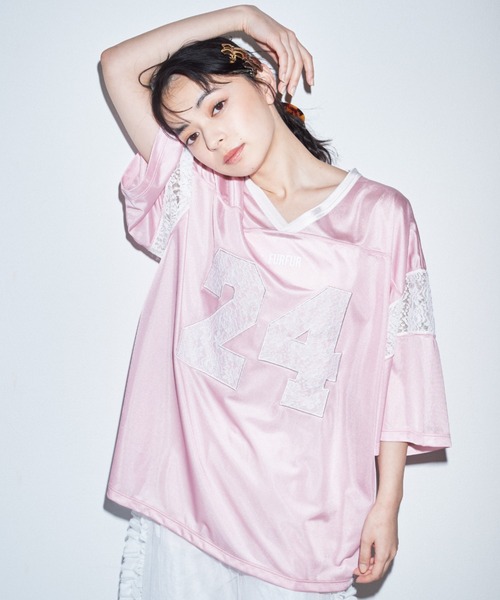 FURFUR（ファーファー）の「【上國料萌衣コラボ】レースナンバーTシャツ（Tシャツ/カットソー・レディース・ブラック/ピンク/アイボリー・FREE）」の3枚目の写真