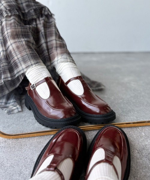 classicalelf（クラシカルエルフ）の「クラシック×モード、歩くたびに視線を奪う大人の足元。Tストラップローファー（ローファー・レディース・ブラウン/ブラック・X-LARGE/LARGE/MEDIUM/SMALL）」の8枚目の写真