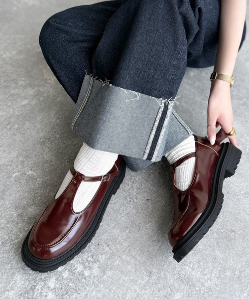 classicalelf（クラシカルエルフ）の「クラシック×モード、歩くたびに視線を奪う大人の足元。Tストラップローファー（ローファー・レディース・ブラウン/ブラック・X-LARGE/LARGE/MEDIUM/SMALL）」の6枚目の写真