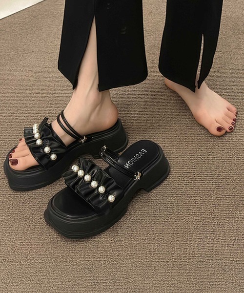 Miniministore(ミニミニストア)の「フリルサンダル厚底パールサンダル2way(サンダル・レディース・ブラック/アイボリー・22.5cm/23.0cm/23.5cm/24.0cm/24.5cm)」の6枚目の写真