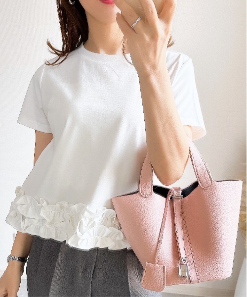 &. NOSTALGIA(アンドドットノスタルジア)の「【ZOZO限定】裾フリルTシャツ(接触冷感・UVカット)(Tシャツ/カットソー・レディース・オフホワイト/ブラック・M)」の2枚目の写真