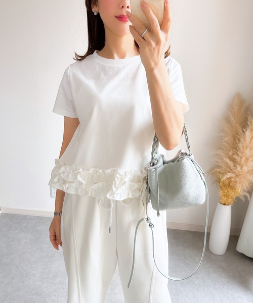 &. NOSTALGIA(アンドドットノスタルジア)の「【ZOZO限定】裾フリルTシャツ(接触冷感・UVカット)(Tシャツ/カットソー・レディース・オフホワイト/ブラック・M)」の12枚目の写真