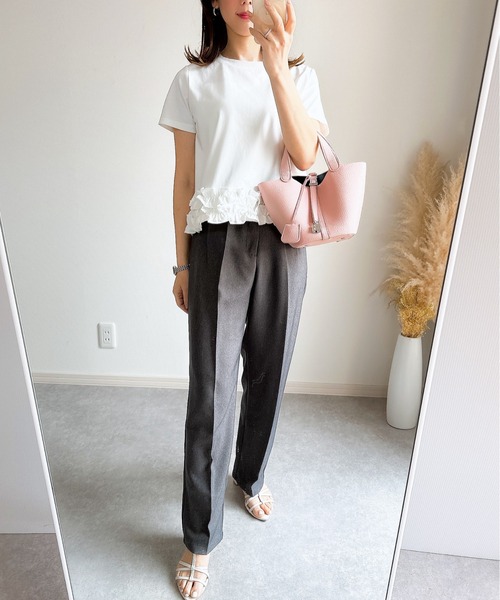 &. NOSTALGIA(アンドドットノスタルジア)の「【ZOZO限定】裾フリルTシャツ(接触冷感・UVカット)(Tシャツ/カットソー・レディース・オフホワイト/ブラック・M)」の7枚目の写真