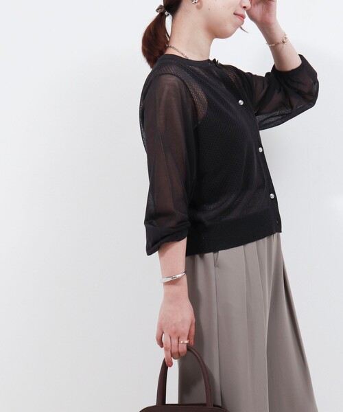 MICO COULIER（ミコクリエ）の「極細メッシュパフスリーブカーディガン（カーディガン/ボレロ・レディース・ブルー/チャコールグレー/オフホワイト/ライトグレー/マスタード・38）」の22枚目の写真