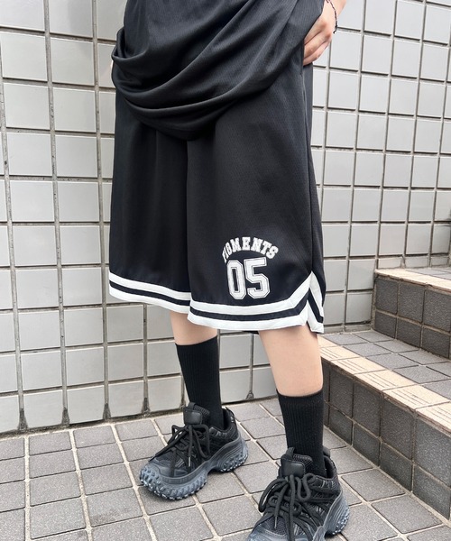 Figments(フィグメンツ)の「Figmentsゲームハーフパンツ(その他パンツ・レディース・レッド/ブラック・FREE)」の2枚目の写真