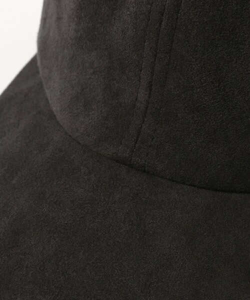 BEAMS F（ビームスエフ）の「【別注】Crambes / GANG アルカンターラ ベースボールキャップ（ハット・メンズ・チャコールグレー/ブラウン・ONE SIZE）」の4枚目の写真