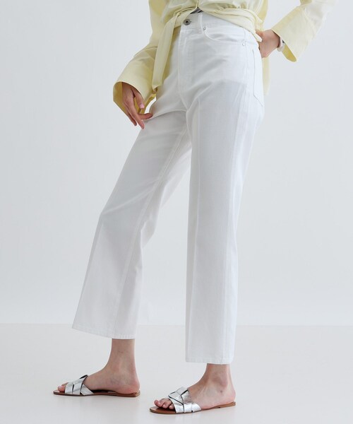 GALLEST（ギャレスト）の「ライトフレアデニム（デニムパンツ・レディース・ホワイト/ライトブルー・38/36/40）」の4枚目の写真