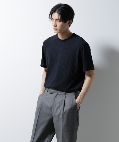 NANO universe(ナノユニバース)の「「Damerino」ヘリンボンクルーネックTシャツ/防シワ・吸水速乾・UVカット(Tシャツ/カットソー・メンズ・チャコール/ネイビー/ブラウン・S/M/L)」の1枚目の写真