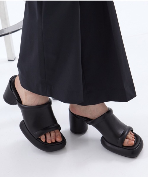 ALM.（アルム）の「【ALM/アルム】CIELO LEATHER SANDALS/レザーサンダル（サンダル・レディース・アイボリー/ブラック・36/37/38）」の2枚目の写真