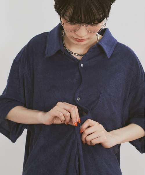 MERLOT（メルロー）の「ウェーブパイルシャツ（シャツ/ブラウス・レディース・アイボリー/ネイビー・FREE）」の9枚目の写真