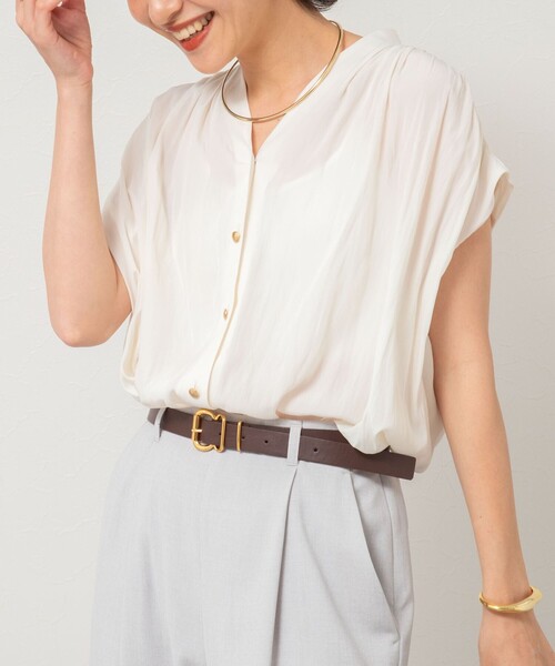 NOLLEY’S(ノーリーズ)の「割繊Vネックブラウス(シャツ/ブラウス・レディース・ネイビー/ロイヤルブルー/クリーム/オフホワイト・38)」の3枚目の写真