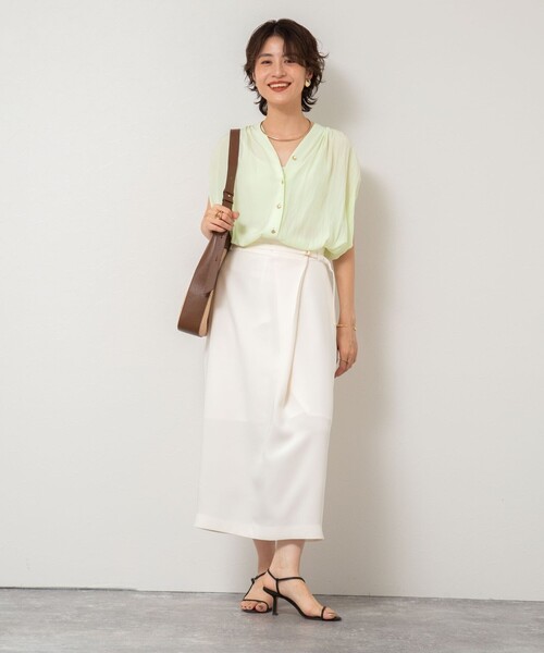 NOLLEY’S(ノーリーズ)の「割繊Vネックブラウス(シャツ/ブラウス・レディース・ネイビー/ロイヤルブルー/クリーム/オフホワイト・38)」の11枚目の写真