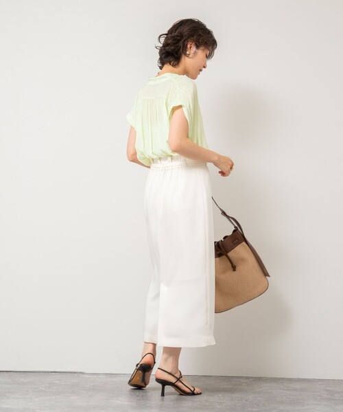 NOLLEY’S(ノーリーズ)の「割繊Vネックブラウス(シャツ/ブラウス・レディース・ネイビー/ロイヤルブルー/クリーム/オフホワイト・38)」の13枚目の写真