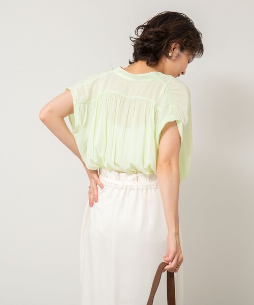 NOLLEY’S(ノーリーズ)の「割繊Vネックブラウス(シャツ/ブラウス・レディース・ネイビー/ロイヤルブルー/クリーム/オフホワイト・38)」の17枚目の写真