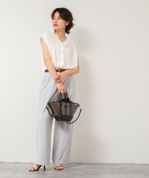 NOLLEY’S(ノーリーズ)の「割繊Vネックブラウス(シャツ/ブラウス・レディース・ネイビー/ロイヤルブルー/クリーム/オフホワイト・38)」の21枚目の写真