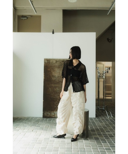 Knuth Marf(クヌースマーフ)の「waterproof gathered pants(その他パンツ・レディース・ブラック/アイボリー・FREE)」の21枚目の写真