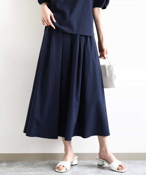 MK MICHEL KLEIN（エムケーミッシェルクラン）の「タックフレアースカート/撥水/UVカット/洗える（スカート・レディース・ネイビー/ブルー・38）」の3枚目の写真