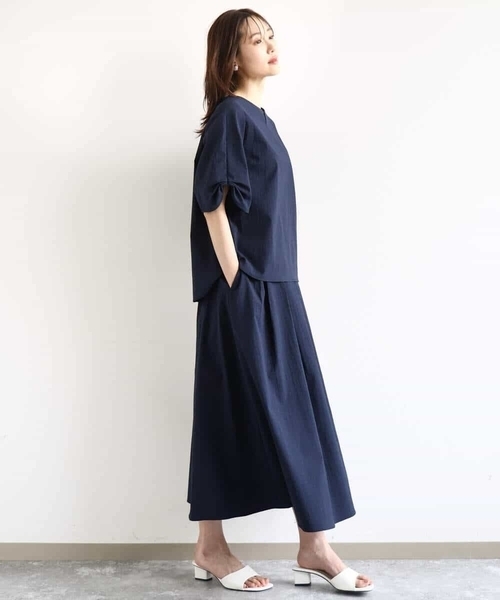 MK MICHEL KLEIN（エムケーミッシェルクラン）の「タックフレアースカート/撥水/UVカット/洗える（スカート・レディース・ネイビー/ブルー・38）」の5枚目の写真