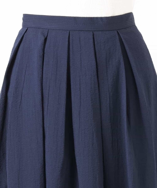 MK MICHEL KLEIN（エムケーミッシェルクラン）の「タックフレアースカート/撥水/UVカット/洗える（スカート・レディース・ネイビー/ブルー・38）」の22枚目の写真