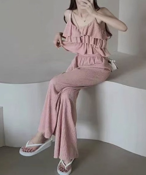COCOMOMO(ココモモ)の「セットアップ ティアードキャミソール ワイドパンツ 上下セット フリル キャミソール イージーパンツ セット(セットアップ・レディース・ピンク/アッシュグレー/アイボリー/ブラック・FREE)」の17枚目の写真