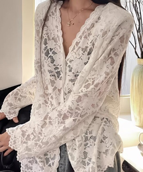 Achic（アシック）の「フラワーレースVネックシアーブラウス（シャツ/ブラウス・レディース・ホワイト/ブラック・M）」の4枚目の写真