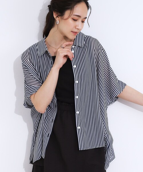 Cutie Blonde（キューティーブロンド）の「大人のシアー感 ゆるさらポンチョシャツ（シャツ/ブラウス・レディース・ブラック/イエロー系その他/ブラウン系その他5/ネイビー系2/ブラック系2/ホワイト系9・00）」の5枚目の写真