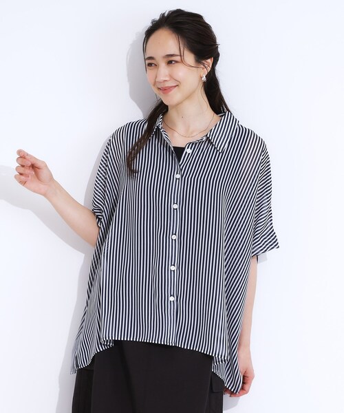 Cutie Blonde（キューティーブロンド）の「大人のシアー感 ゆるさらポンチョシャツ（シャツ/ブラウス・レディース・ブラック/イエロー系その他/ブラウン系その他5/ネイビー系2/ブラック系2/ホワイト系9・00）」の7枚目の写真