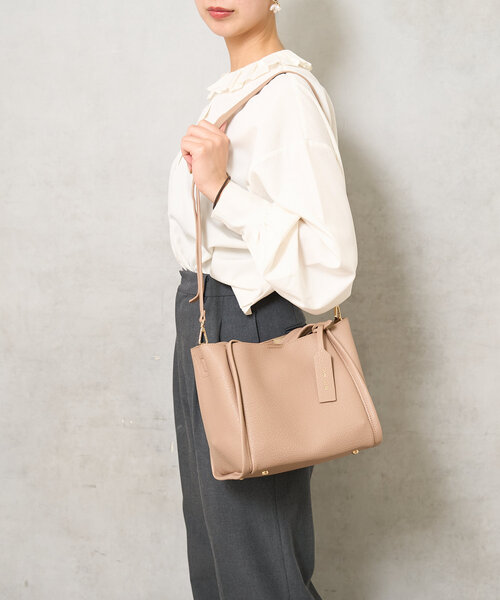 BIRTHDAY BAR(バースデイバー)の「【cache cache カシュカシュ】ミニショルダー付ソフトレザー調ミニバッグ(トートバッグ・レディース・シルバー/ブラック/ベージュ/ダークグレー・0)」の21枚目の写真
