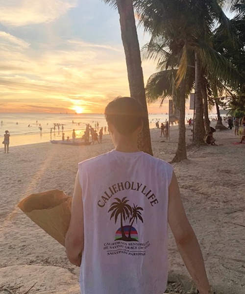 NOWLE（ノウル）の「【NOWLE】カリフォルニア サマー ビーチ バックプリント ノースリーブ（タンクトップ・メンズ・ブラック/ホワイト・FREE）」の6枚目の写真