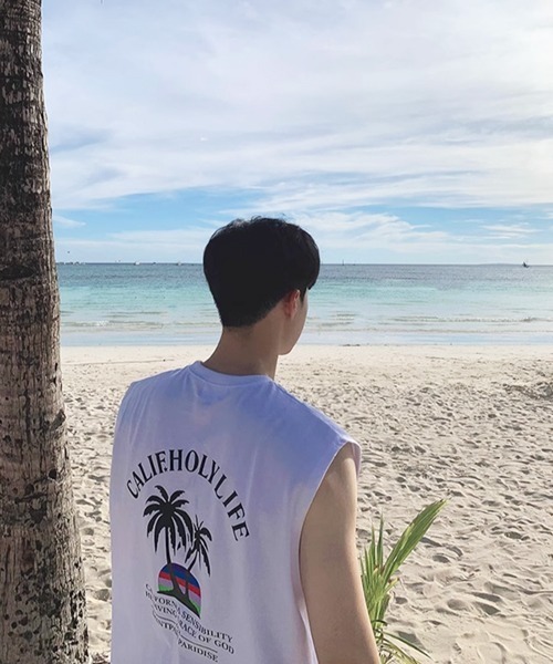 NOWLE（ノウル）の「【NOWLE】カリフォルニア サマー ビーチ バックプリント ノースリーブ（タンクトップ・メンズ・ブラック/ホワイト・FREE）」の4枚目の写真