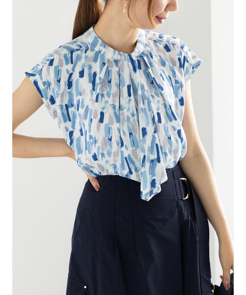 Te chichi(テチチ)の「パターンアソートボウタイブラウス(シャツ/ブラウス・レディース・ベージュ/オフホワイト/ブルー/ブラック・F)」の1枚目の写真