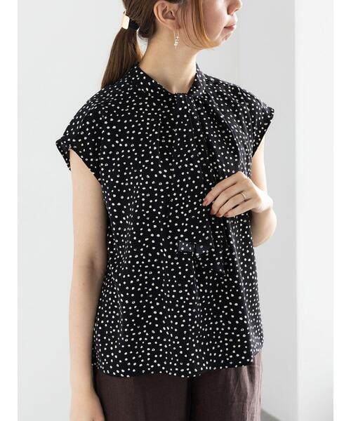 Te chichi(テチチ)の「パターンアソートボウタイブラウス(シャツ/ブラウス・レディース・ベージュ/オフホワイト/ブルー/ブラック・F)」の14枚目の写真