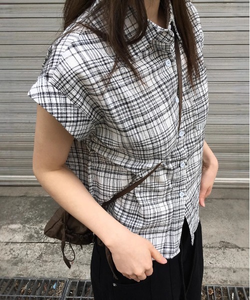 gossip！ロサンゼルス（ゴシップロサンゼルス）の「Y2K アーバンチェック 半袖シャツ  『 25SS 』（Tシャツ/カットソー・レディース・ブラック/ホワイト・FREE）」の2枚目の写真