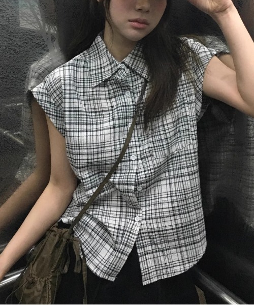 gossip！ロサンゼルス（ゴシップロサンゼルス）の「Y2K アーバンチェック 半袖シャツ  『 25SS 』（Tシャツ/カットソー・レディース・ブラック/ホワイト・FREE）」の13枚目の写真