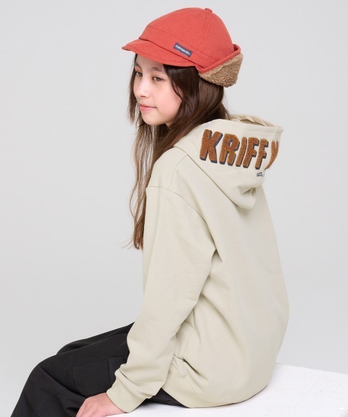 KRIFF MAYER Kid's Collection(クリフメイヤーキッズコレクション)の「サガラ刺繍裏起毛パーカー(フードロゴ)(スウェット・キッズ・チャコール/ベージュ/パープル/ブラウン/レッド/グリーン/カラフル/ナチュラル・120/130/140/150/160/170)」の4枚目の写真